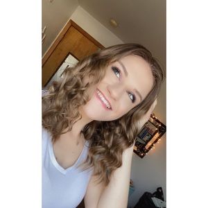 Meet your Posher, Crystal